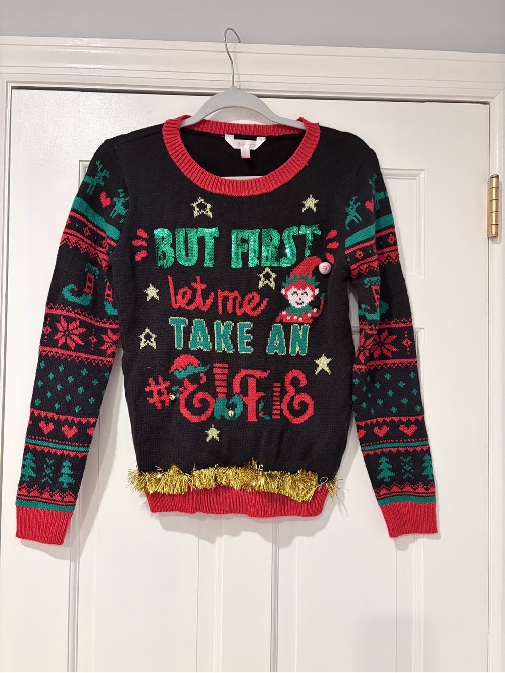 No Boundaries Black Red Green Holiday Graphic Crewneck Sweater